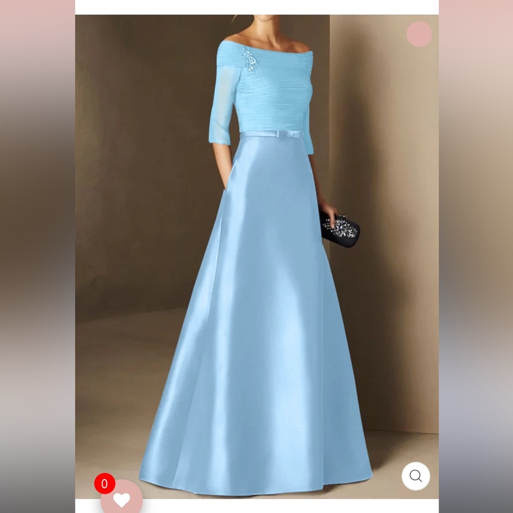 Blue Sleeveless Bateau Neckline Gown